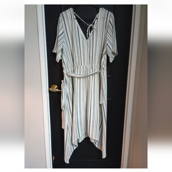 Maurices Black White Stripe Faux Wrap V-neck Flutter Sleeve Shark Bite Dress XL - Picture 5 of 10